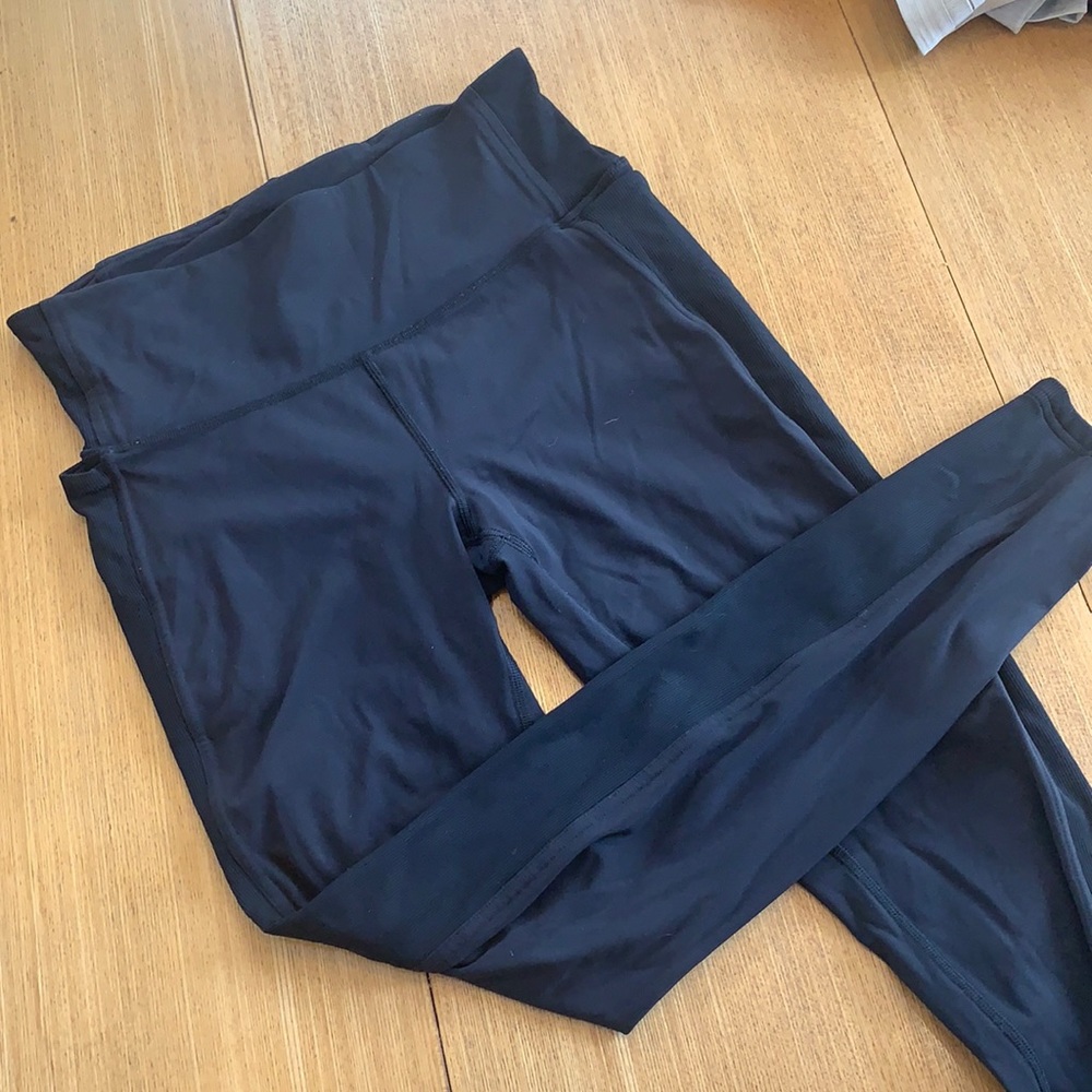EUC black ribbed Lululemon leggings size 10